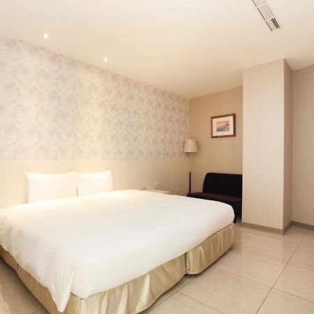 Larchotel Shanhua Room photo